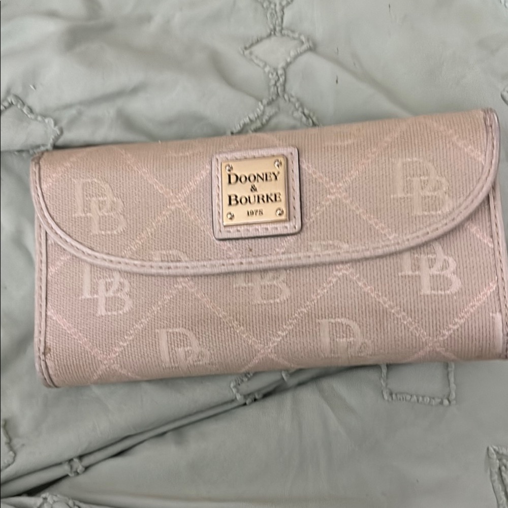 Dooney & Bourke Tan Wallet Classic Design